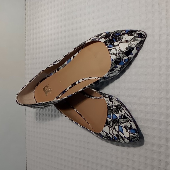 Joe's Women's Pointed Toe Leather Abstract Print Flats Size 10 Blue/Black/White - Picture 14 of 14